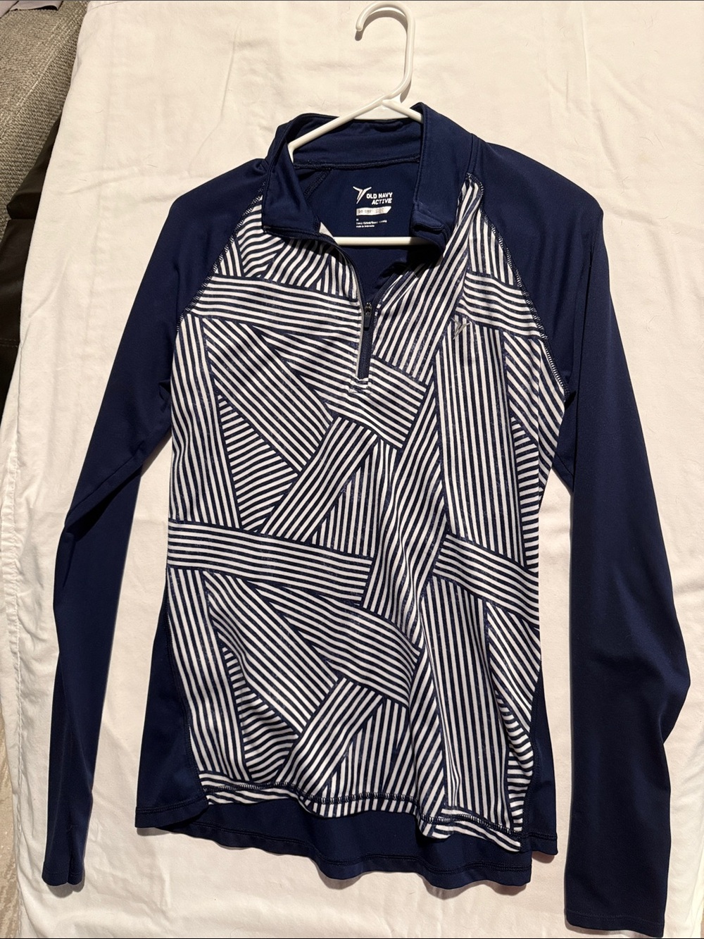 Old Navy Women's Navy and White Long-Sleeve Swim Coverup Top